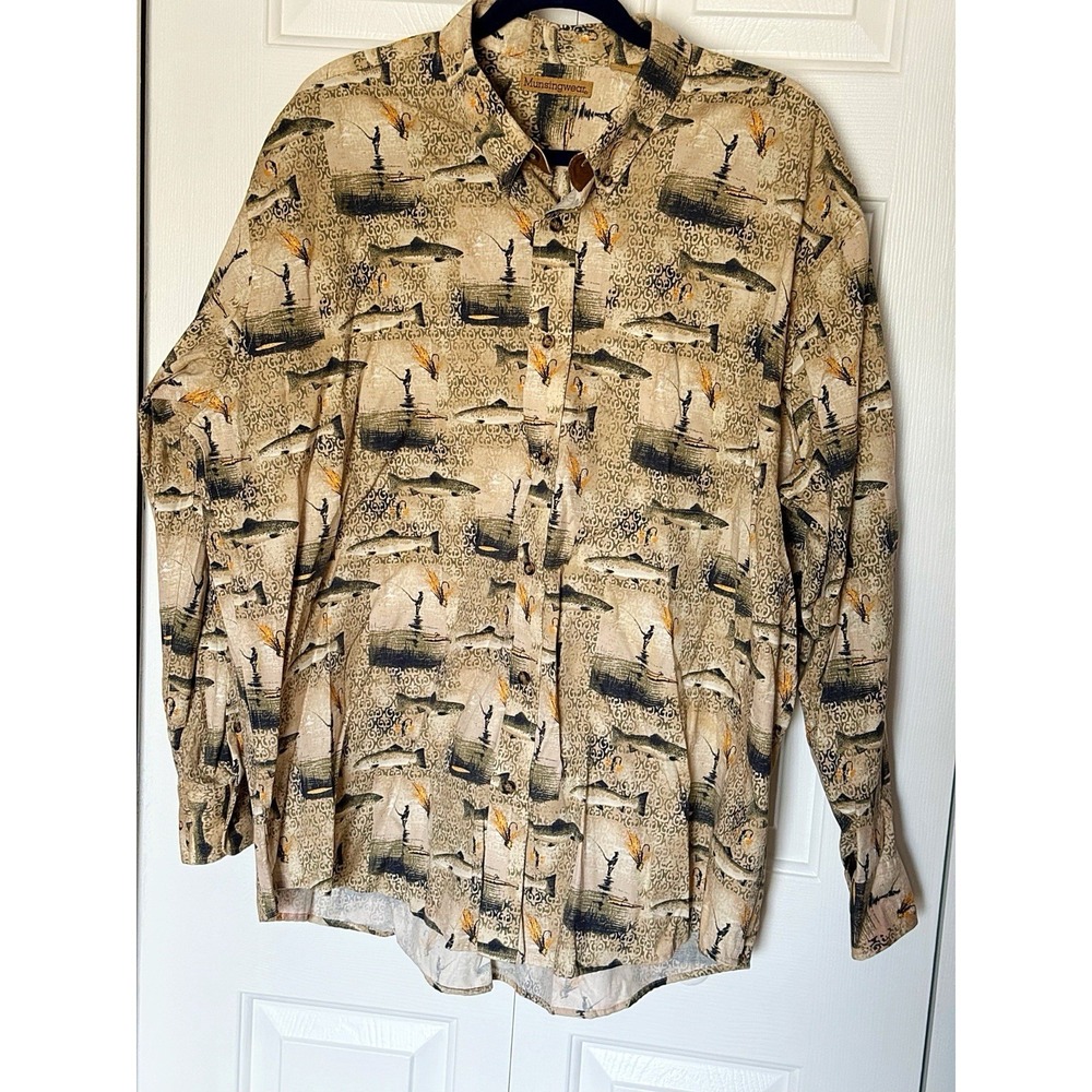 Munsingwear Men's Long Sleeve, Button Down Fishing Shirt In Size 2 XL